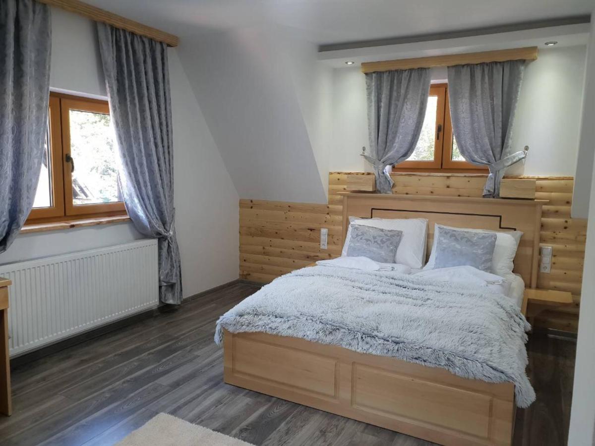 Hotel Pansion House Prijeboj Plitvička Jezera Esterno foto