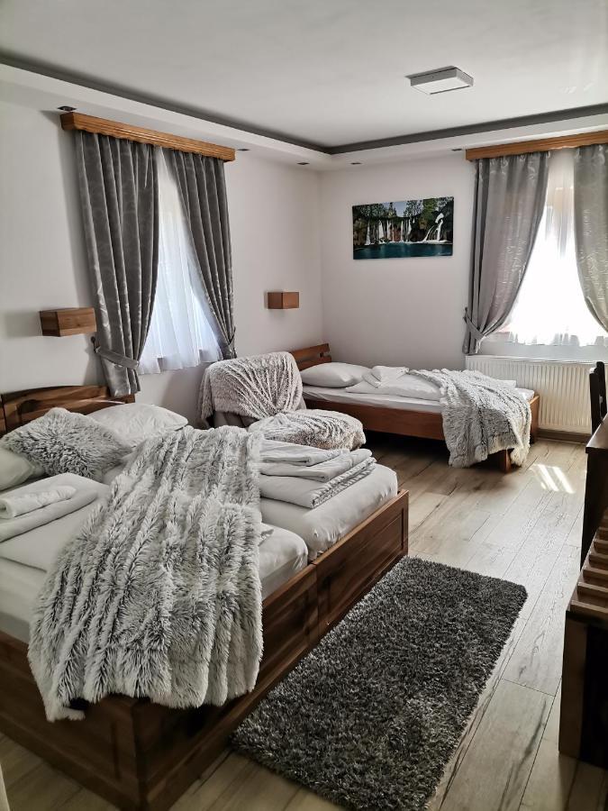 Hotel Pansion House Prijeboj Plitvička Jezera Esterno foto