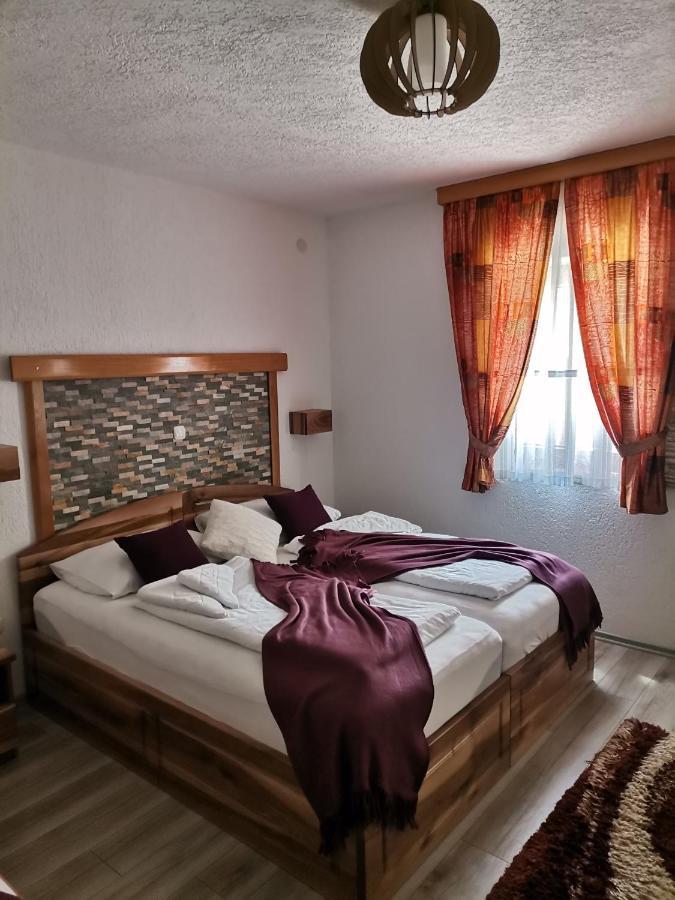 Hotel Pansion House Prijeboj Plitvička Jezera Esterno foto