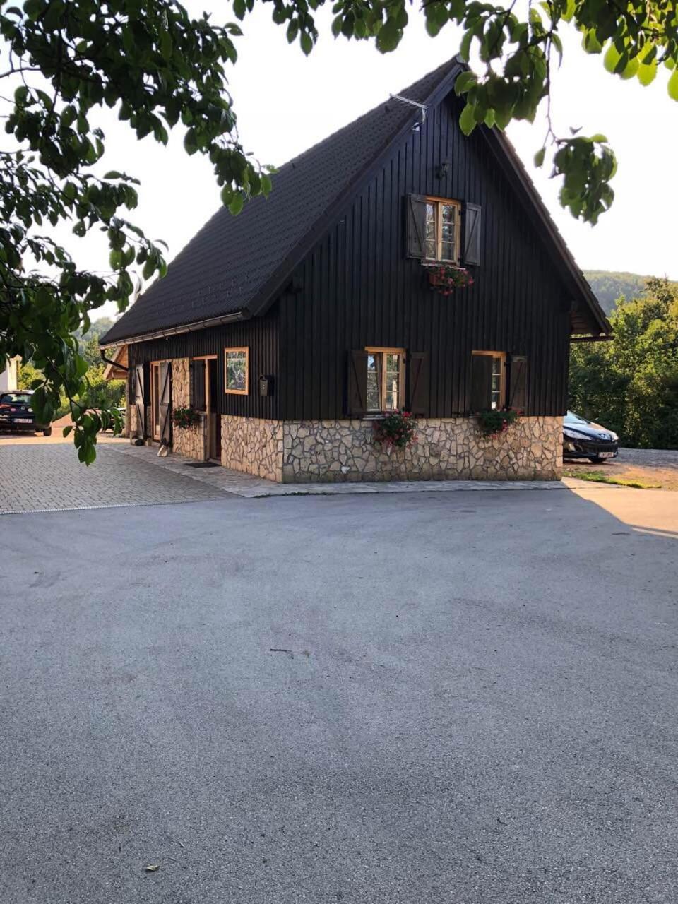 Hotel Pansion House Prijeboj Plitvička Jezera Esterno foto