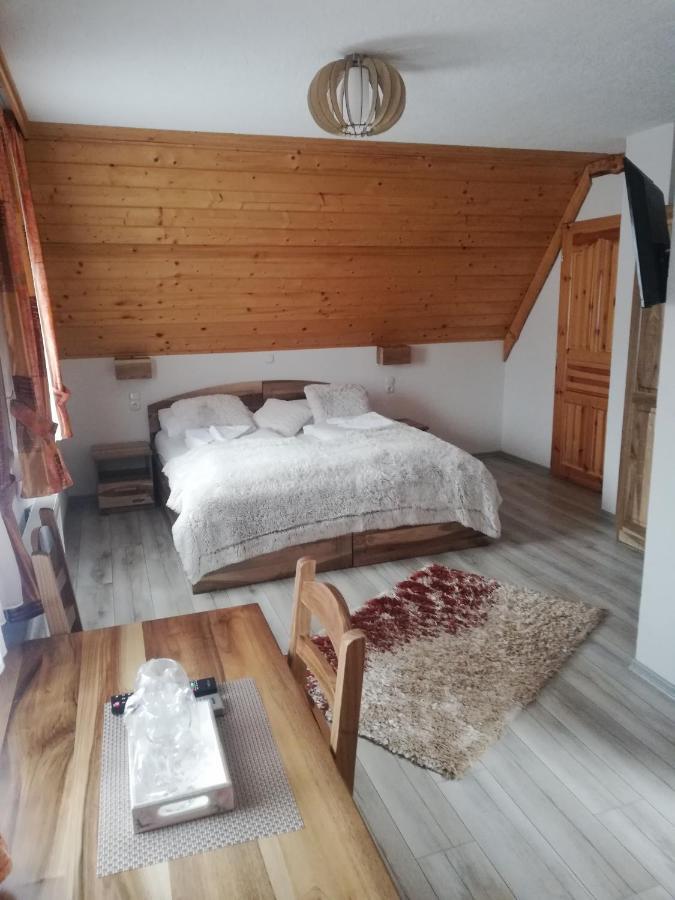 Hotel Pansion House Prijeboj Plitvička Jezera Esterno foto