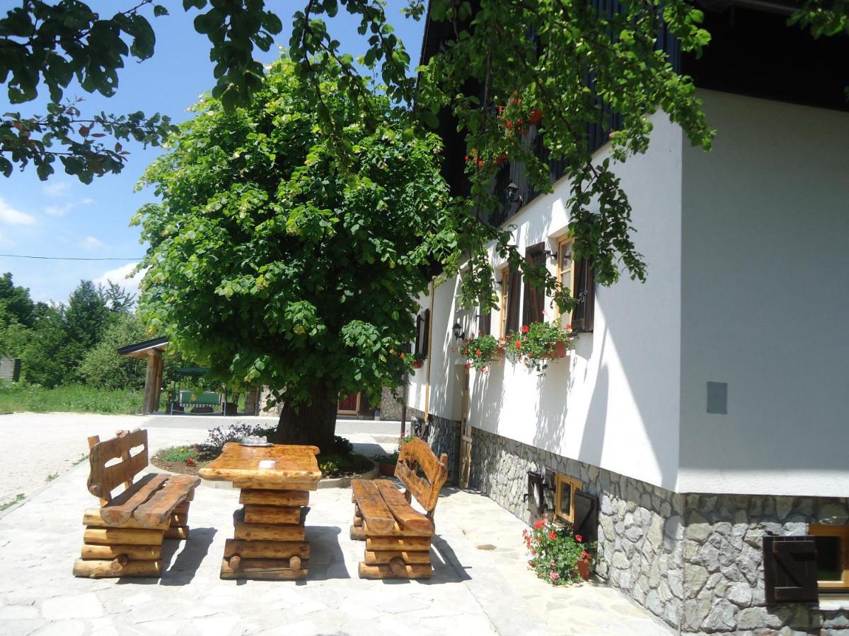 Hotel Pansion House Prijeboj Plitvička Jezera Esterno foto